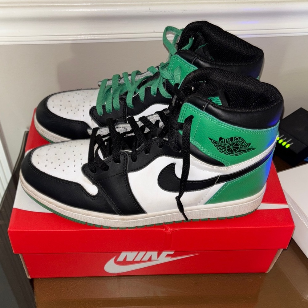 Nike Air Jordan High-Top Sneakers - Black, White, Green doesn’t come with box